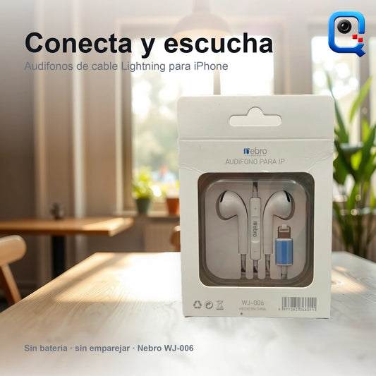 Audifonos de cable Lightning Nebro WJ-006 en su caja sobre una mesa, conecta y escucha (recreación digital)