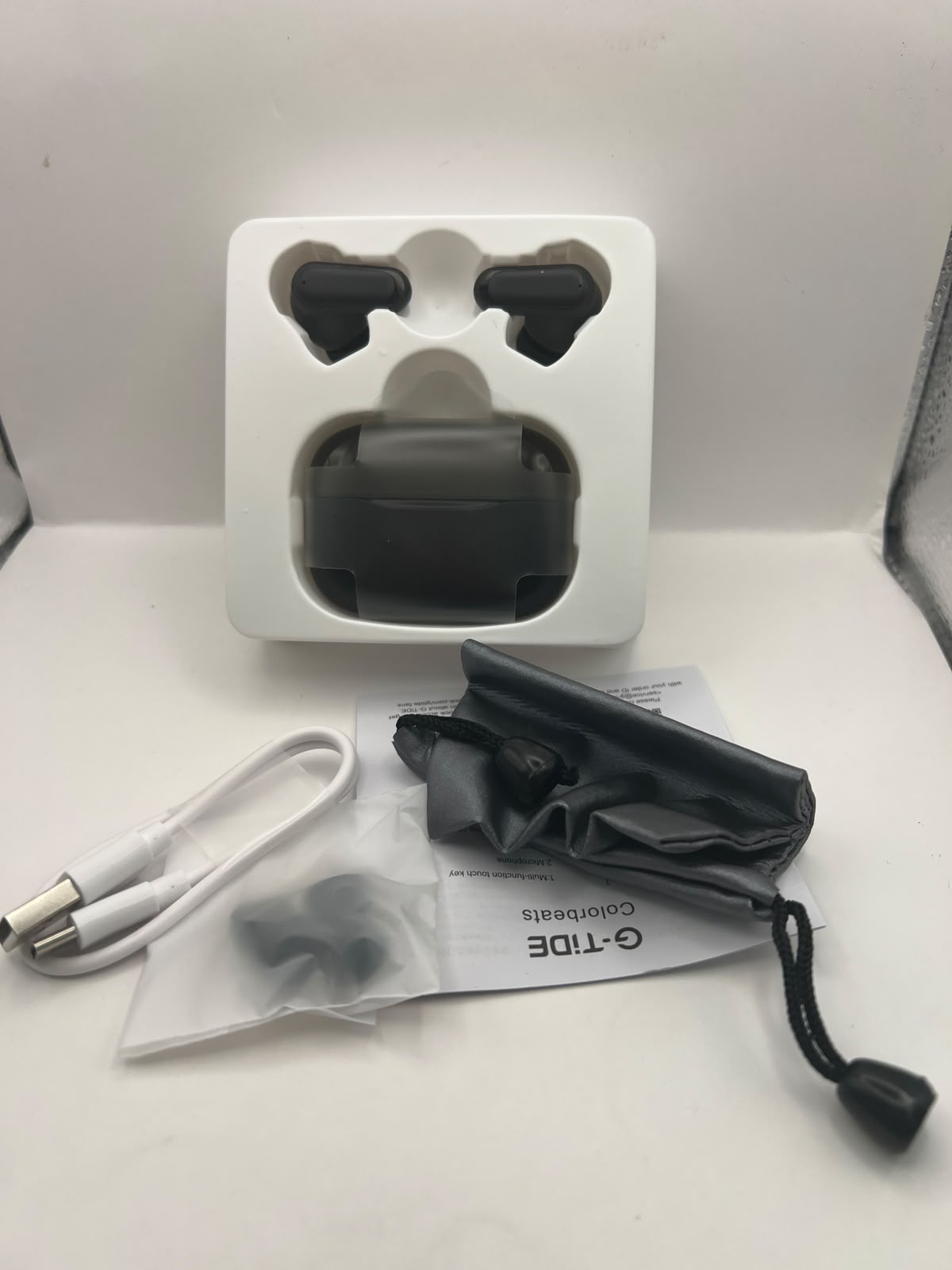 Empaque y contenido de los audífonos G-TiDE ColorBeats