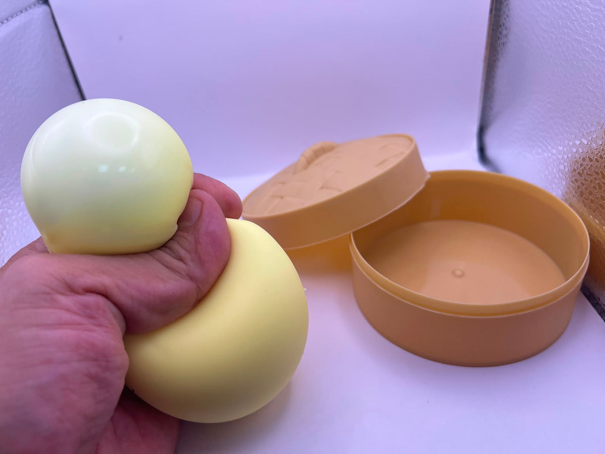 Squishy Steam Bunz DIM SUM Mystery: pelota antiestrés en vaporera de juguete