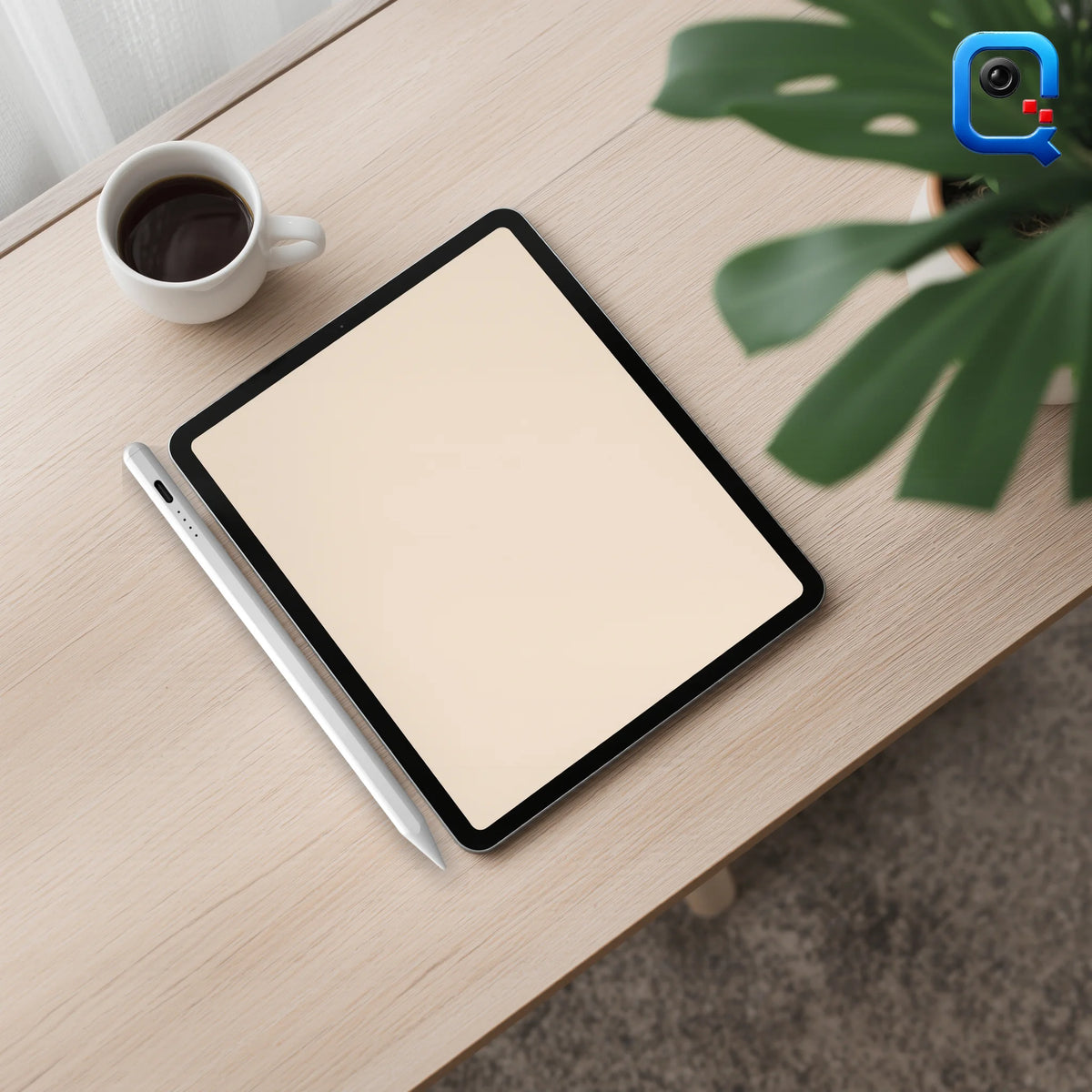 Lápiz óptico MK blanco sobre iPad — escritorio (recreación digital)