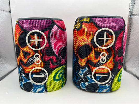 Bocina Búytiti CH-J2111 Par TWS color Calavera — foto real del producto