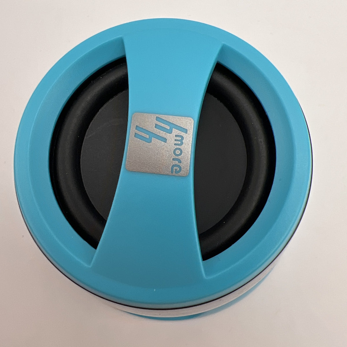 Bocina G300 vista superior con logo hh more