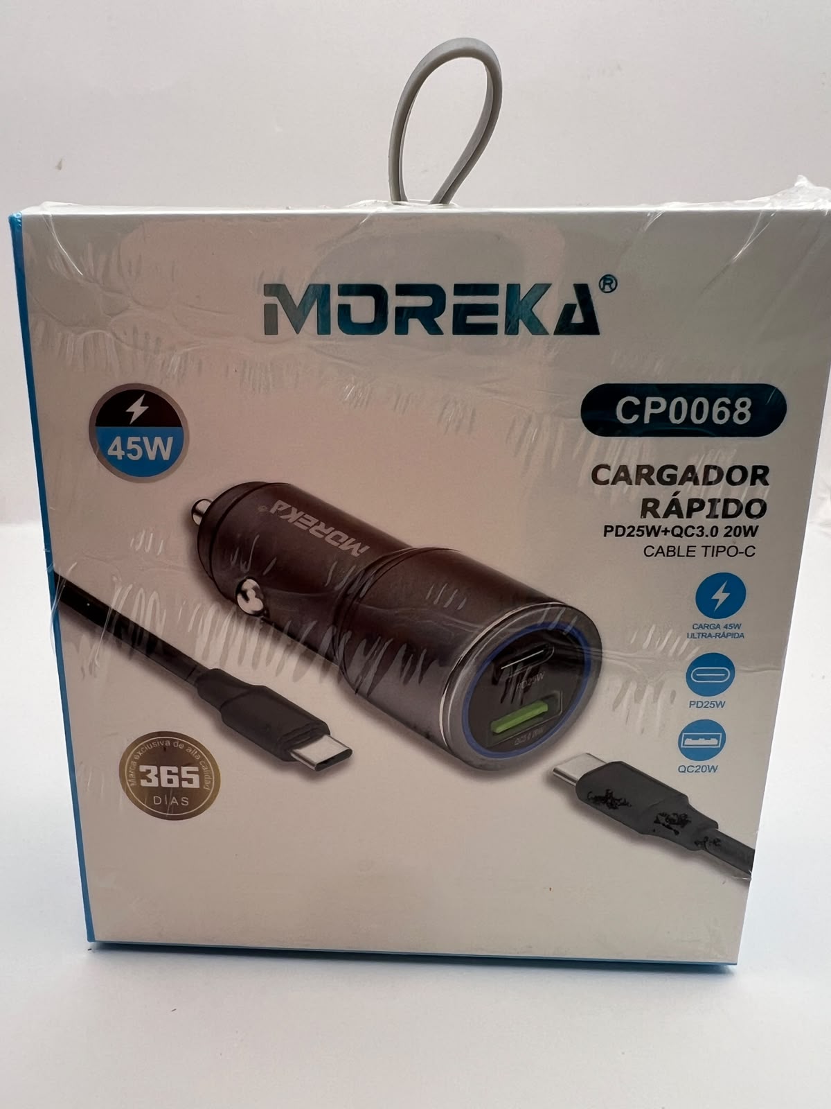 Kit cargador de auto MOREKA CP0068 verde metálico con cable Tipo-C
