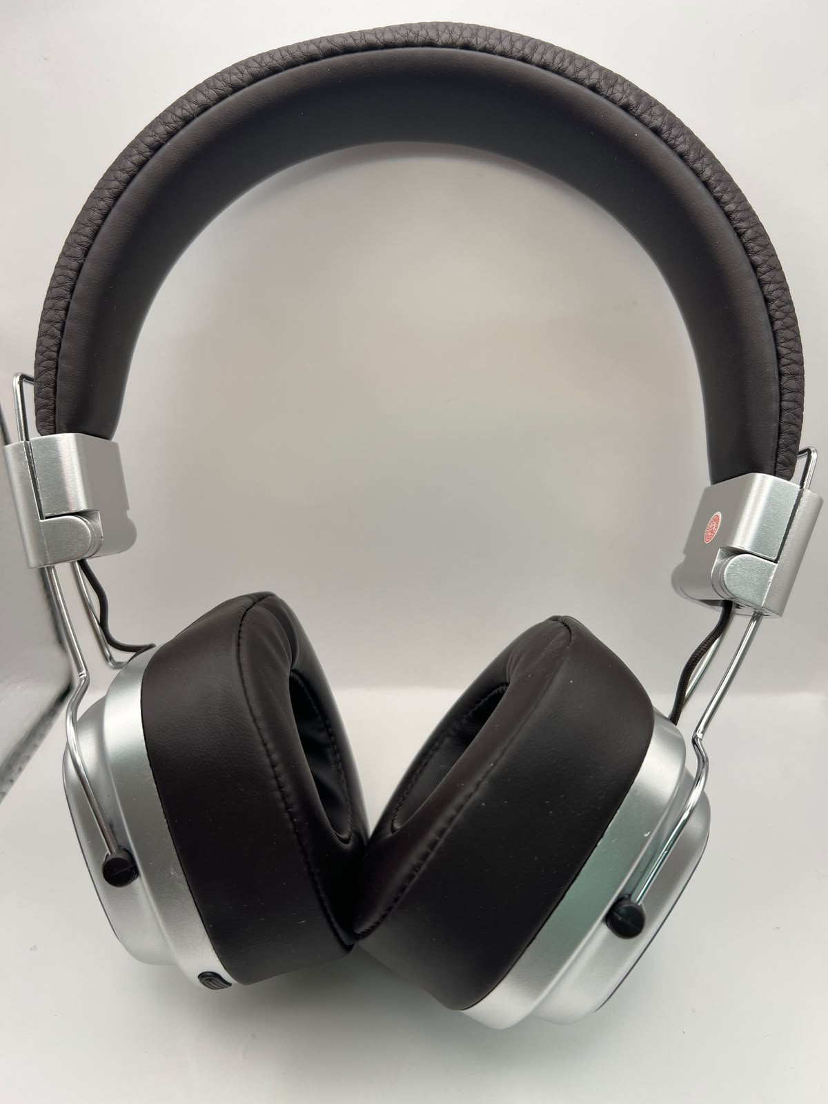 Diadema JBL Major IV Bluetooth con Aro de Luz RGB — Café