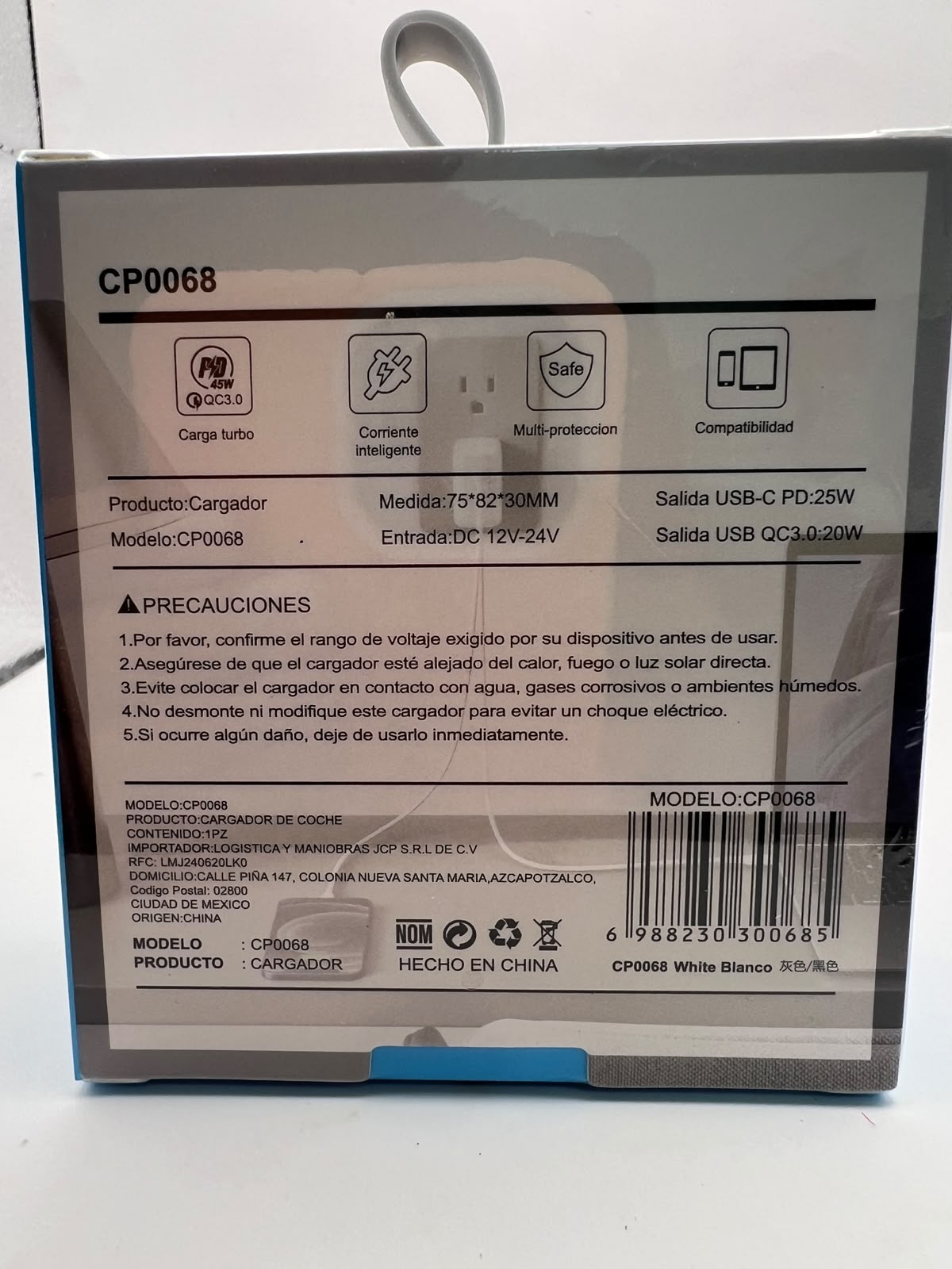 Kit cargador de auto MOREKA CP0068 verde metálico con cable Tipo-C