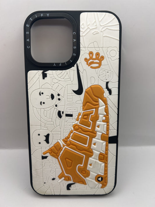 Funda iPhone 13 Pro Max Goma 3D Nike Blanco Con Naranja | QRUZH